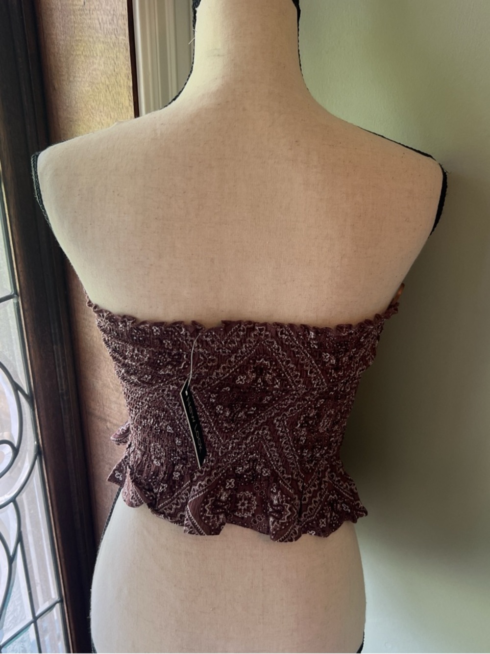 New Look Brown Smocked Strapless Top with Bandana Print - Picture 4 of 8